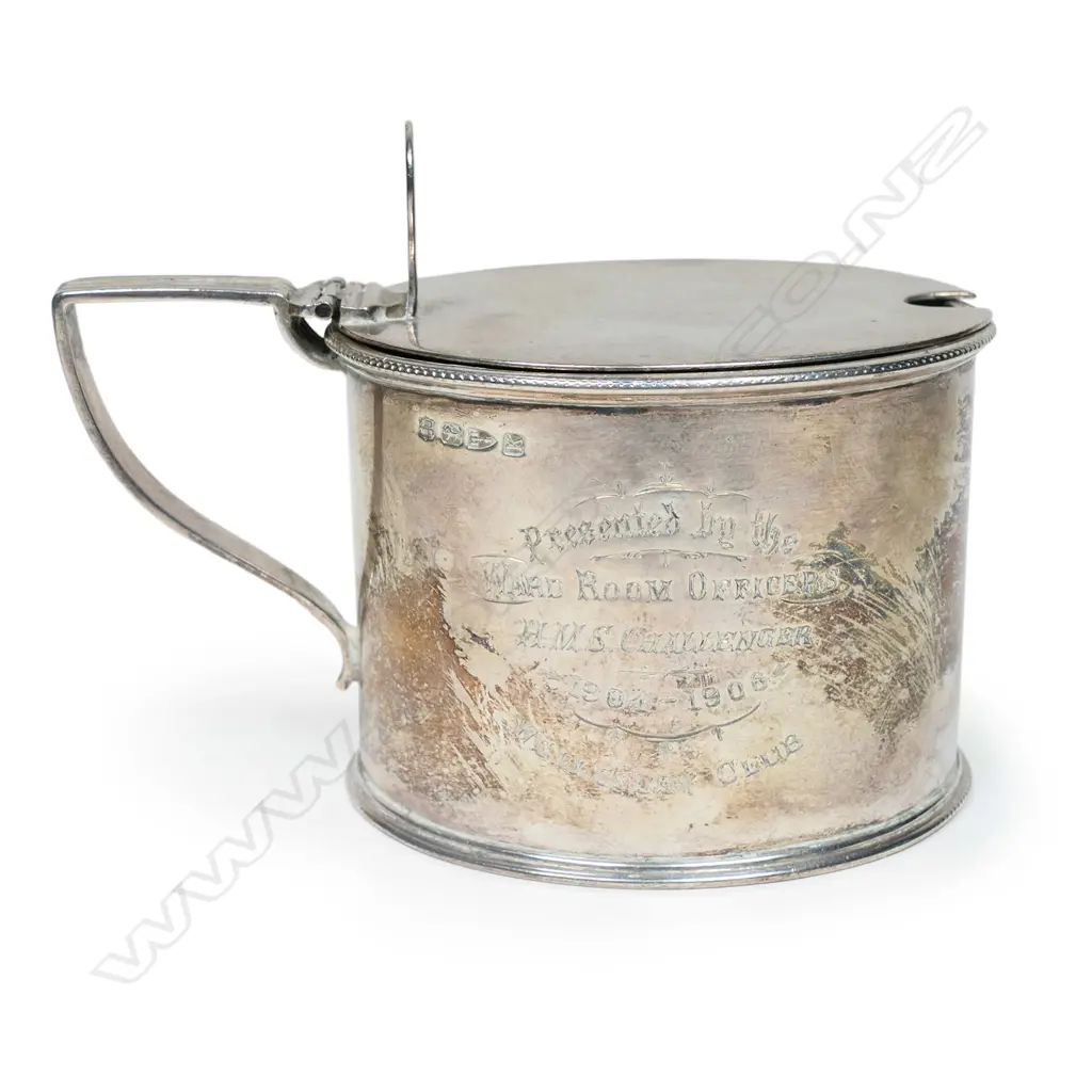 A Victorian silver mustard pot with Frank Grady made silver liner, Image 1++